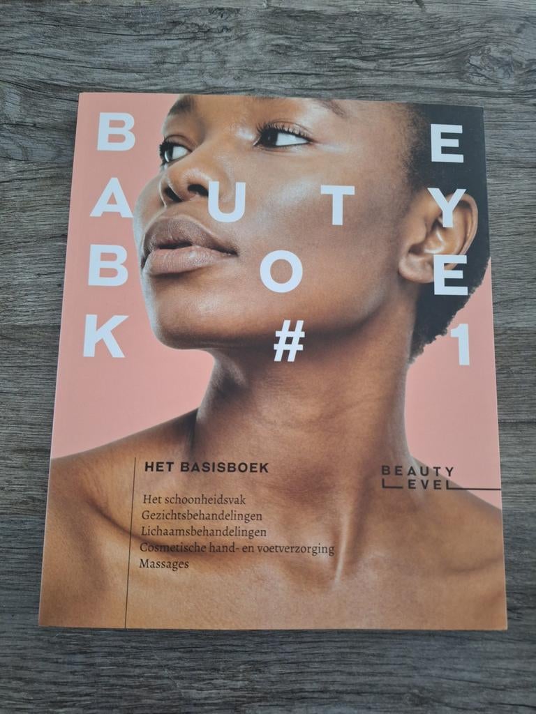 2 boeken Beauty Level  Menselijk lichaam, Ophalen of Verzenden, Zo goed als nieuw, Overige niveaus, Nederlands