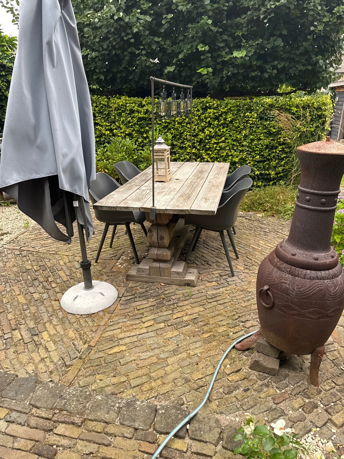 Robuuste houten tuintafel met unieke poten, Tuin en Terras, Tuintafels, Ophalen, Gebruikt, Rechthoekig, Hout