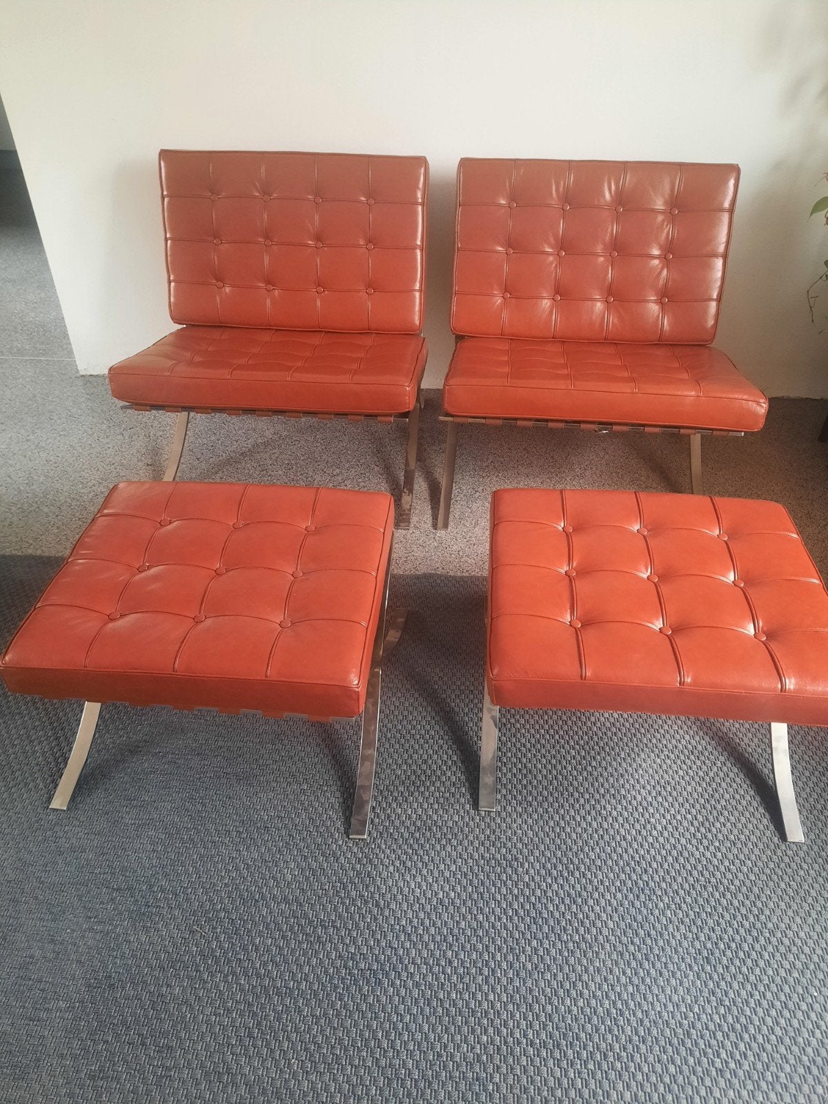 "Barcelona" chair & hocker, Ophalen, Zo goed als nieuw, Twee