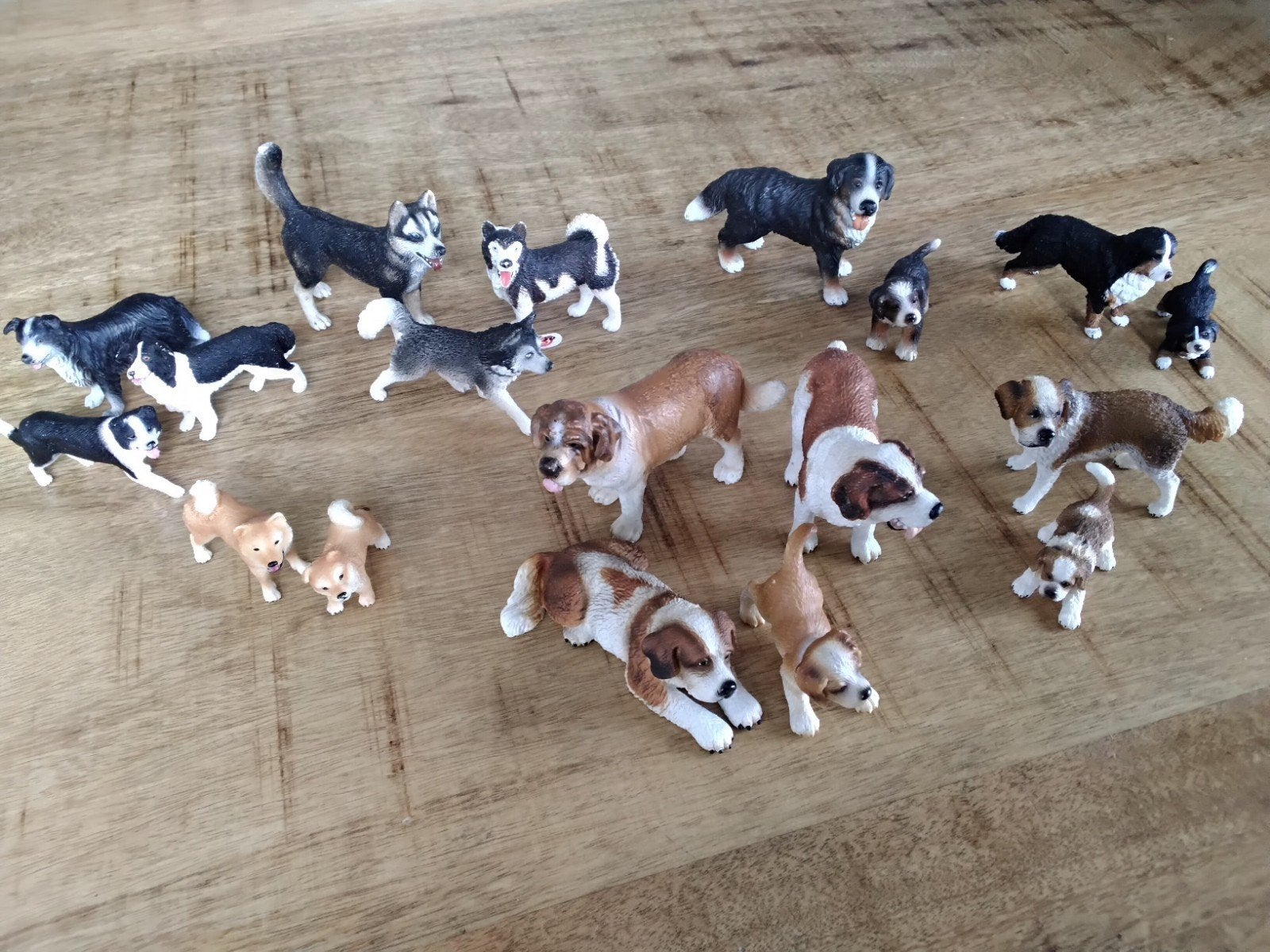 Schleich Husky's, Berner Senners, St. Bernardshonden., Verzamelen, Ophalen of Verzenden, Zo goed als nieuw, Paard, Beeldje of Figuurtje