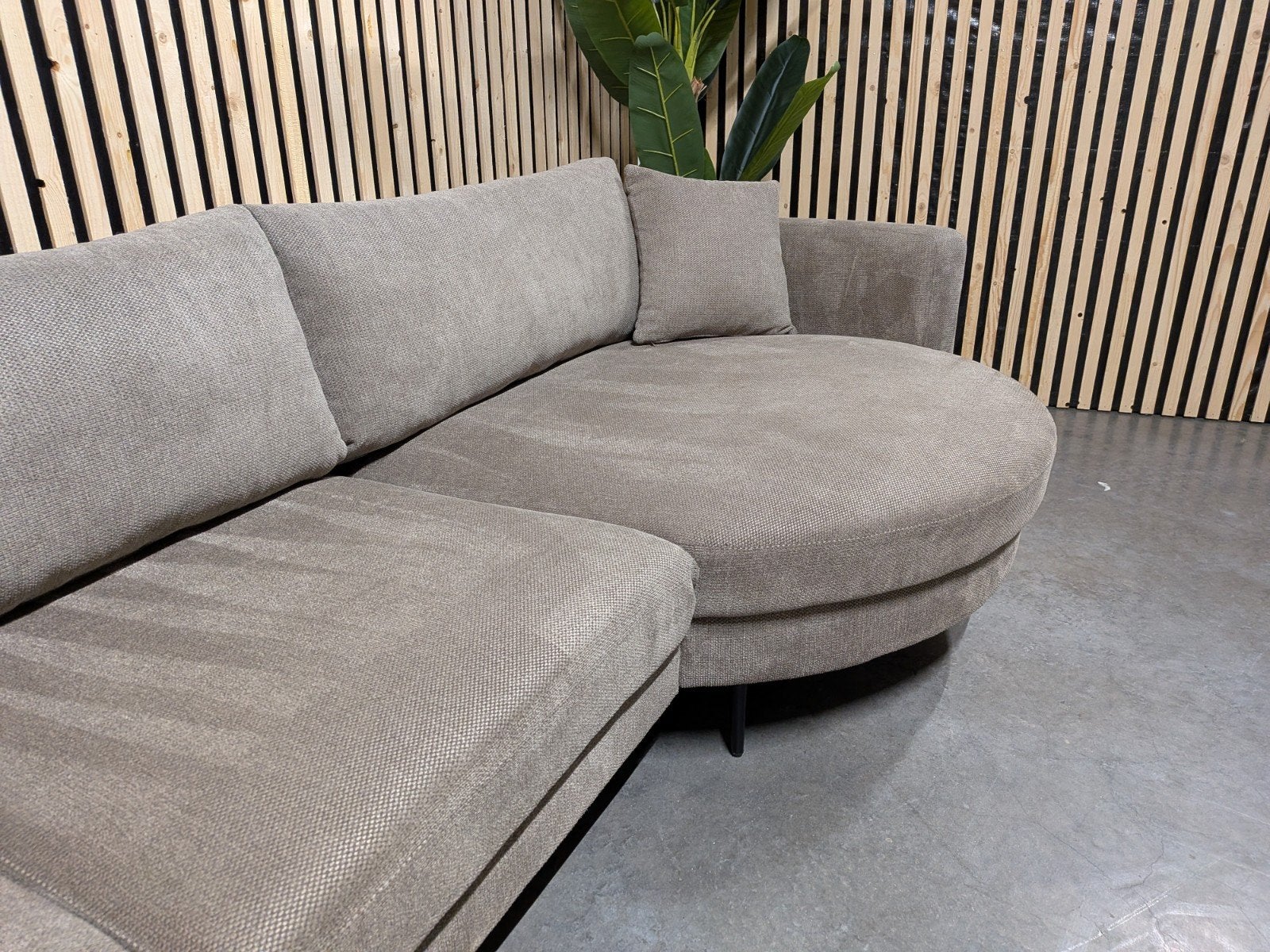 Foto 9 van Nous Living 'Narbonne' Hoekbank / Bruin - Gratis Bezorging