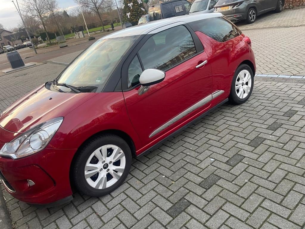 Een mooie Citroën DS3 1.6 VTI met extra set WINTERBANDEN, Voorwielaandrijving, Euro 5, 40 €/maand, 4 cilinders
