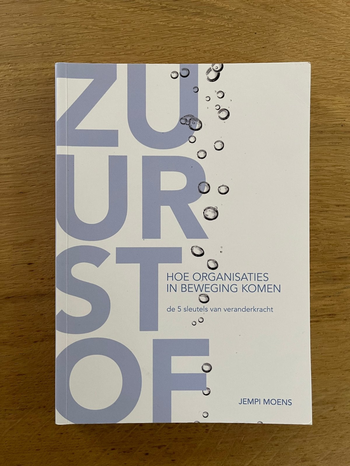 Jempi Moens - ZUURSTOF, Boeken, Ophalen of Verzenden, Zo goed als nieuw, Jempi Moens