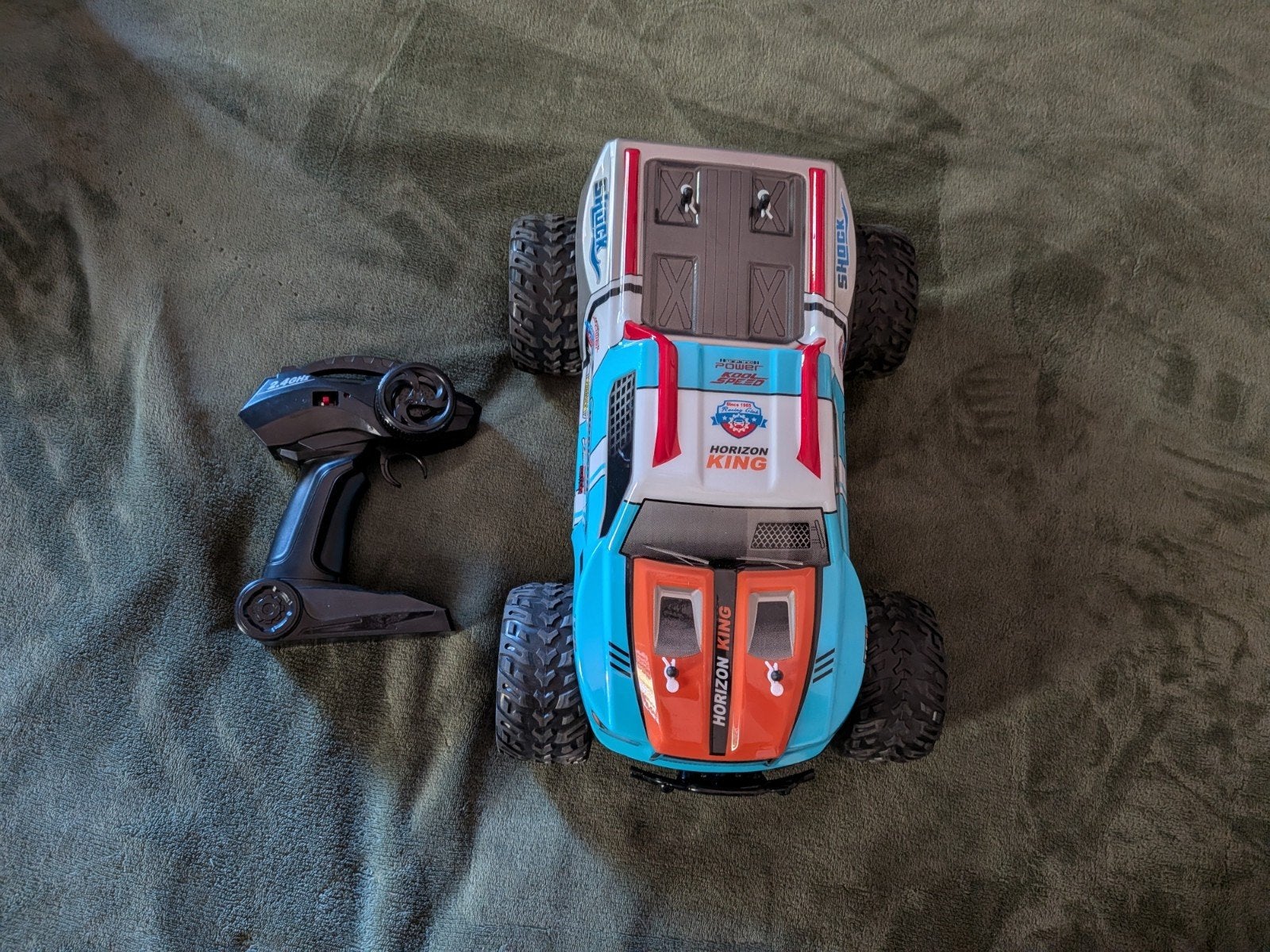 grote raceauto, Kinderen en Baby's, Speelgoed | Speelgoedvoertuigen, Ophalen of Verzenden, Zo goed als nieuw, Afstandsbediening