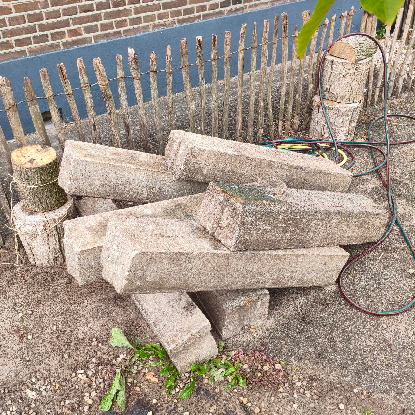 Betonnen opsluitbanden 100x20x15 cm - ca. 14 stuks, Gebruikt, Overige typen, Ophalen of Verzenden, Minder dan 5 m²