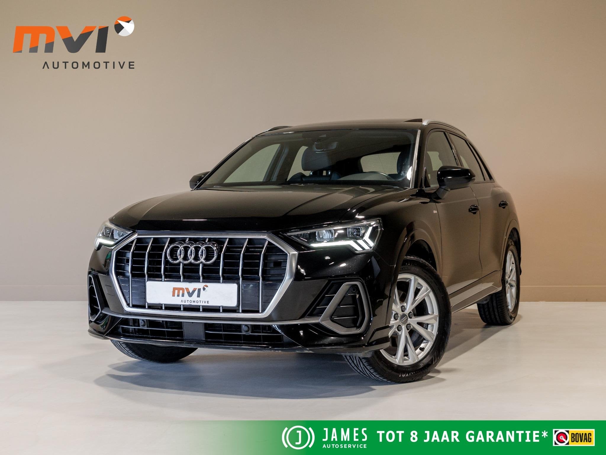 Audi Q3 35 TFSI 2x S-Line edition / 150pk / Panorama dak / D, Auto's, Voorwielaandrijving, 4 cilinders, Leder en Stof, Zwart