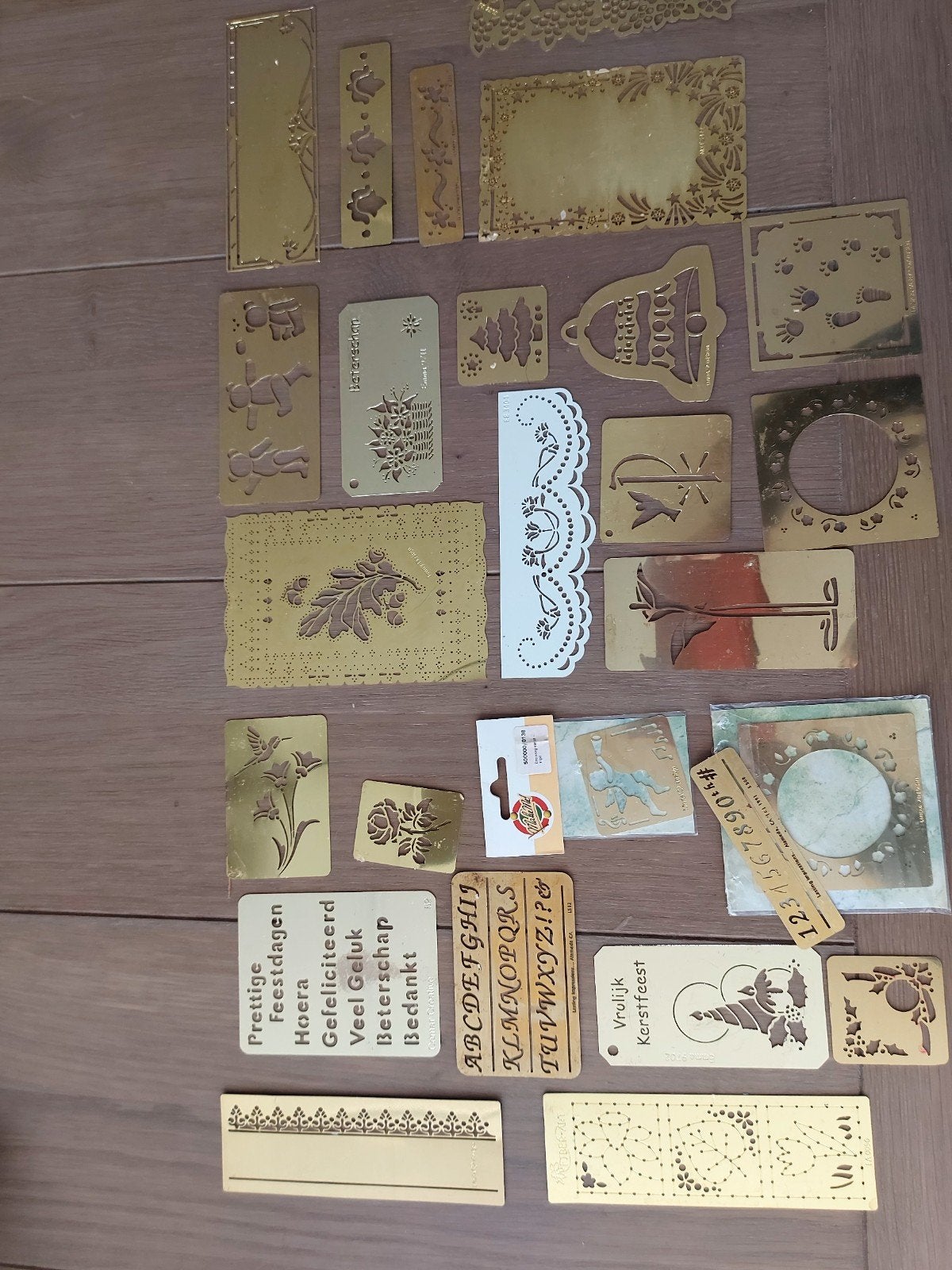 Embossing mallen. Kerst,cijfers,letters  enz, Hobby en Vrije tijd, Ophalen of Verzenden, Zo goed als nieuw, Kerst, Pons of Mal