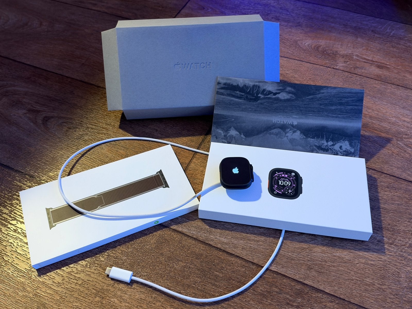 Apple Watch Ultra 3 met Dark Umber Titanium Trail Loop, Ophalen, Zwart, IOS, Zo goed als nieuw