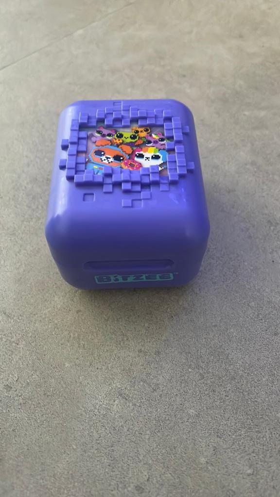Bitzee tamagotchi, Ophalen of Verzenden