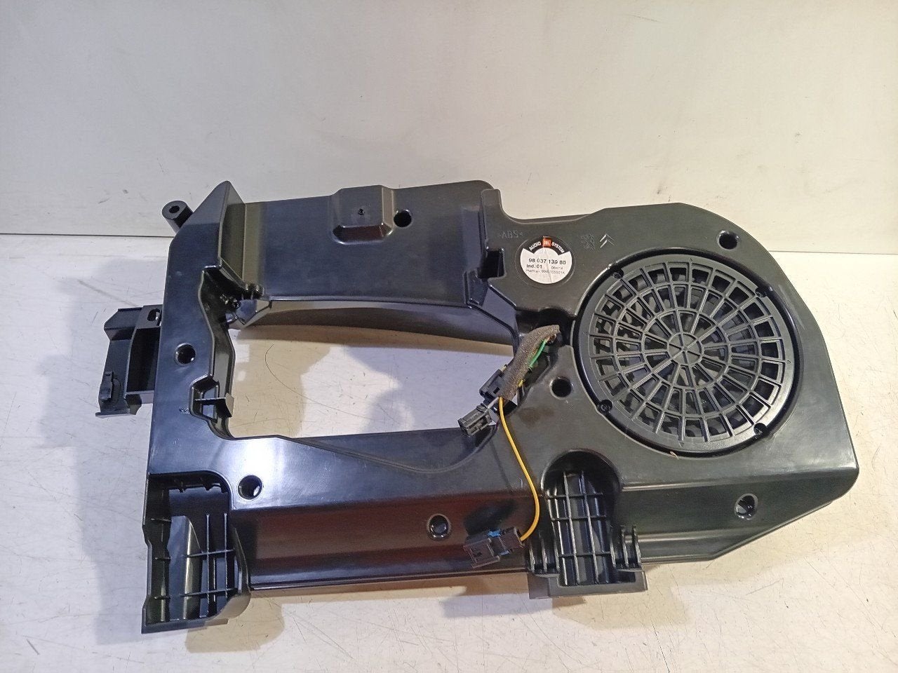 Subwoofer Peugeot 2008, Auto diversen, Autoradio's, Ophalen of Verzenden