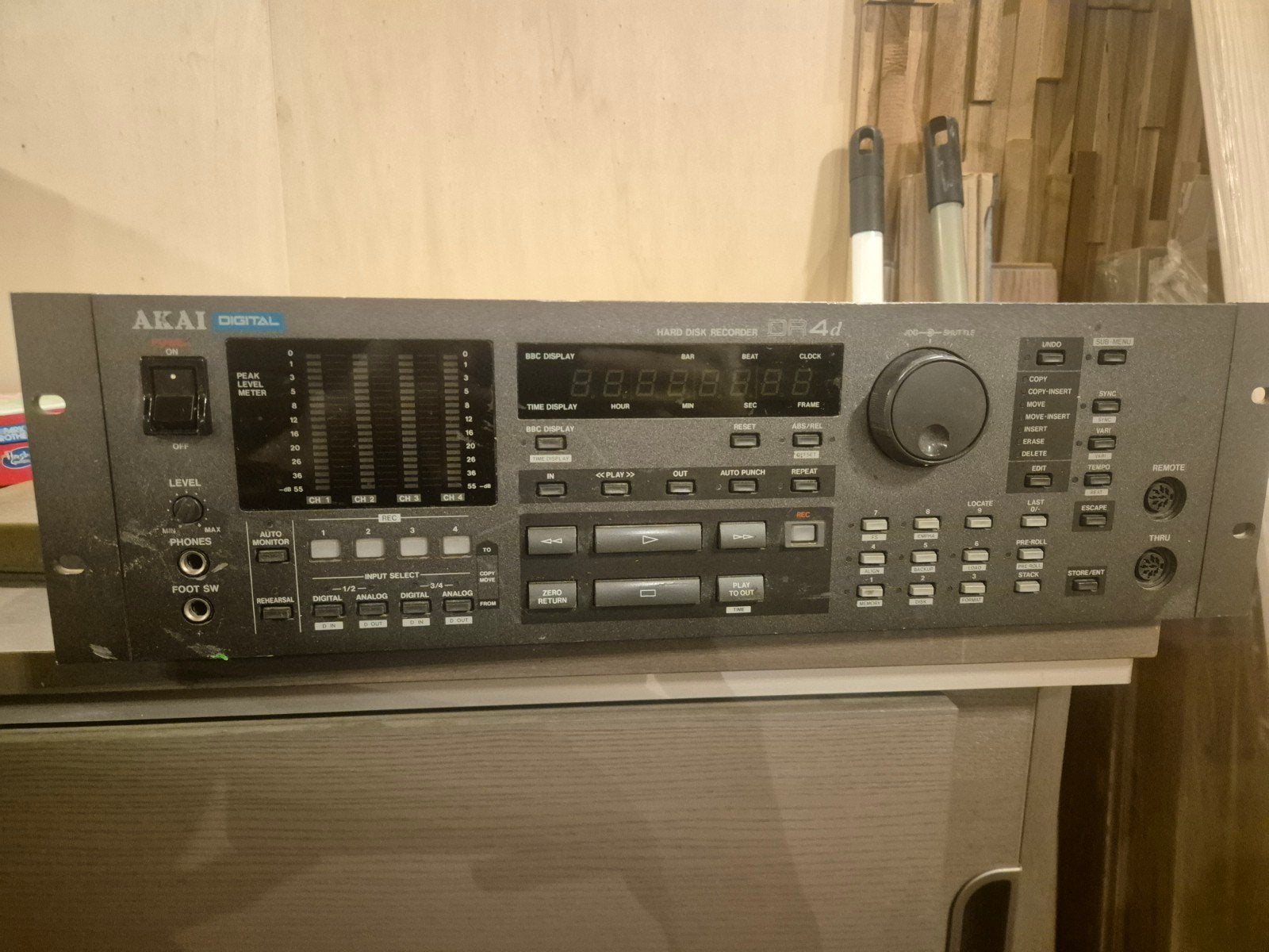 ≥ Akai DR4d Hard Disk Recorder - Digitale Audio Workstation