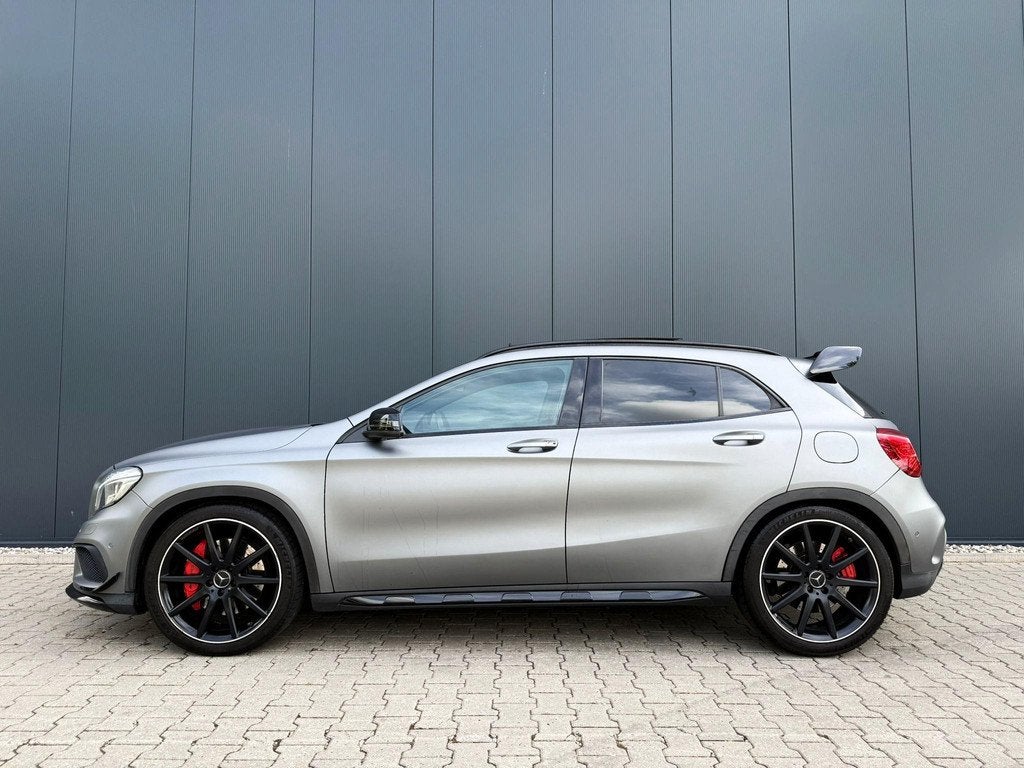 Mercedes-Benz GLA-klasse AMG 45 4MATIC pano/schaal/Aero/H&K, Auto's, Automaat, Gebruikt, 4 cilinders, Vierwielaandrijving