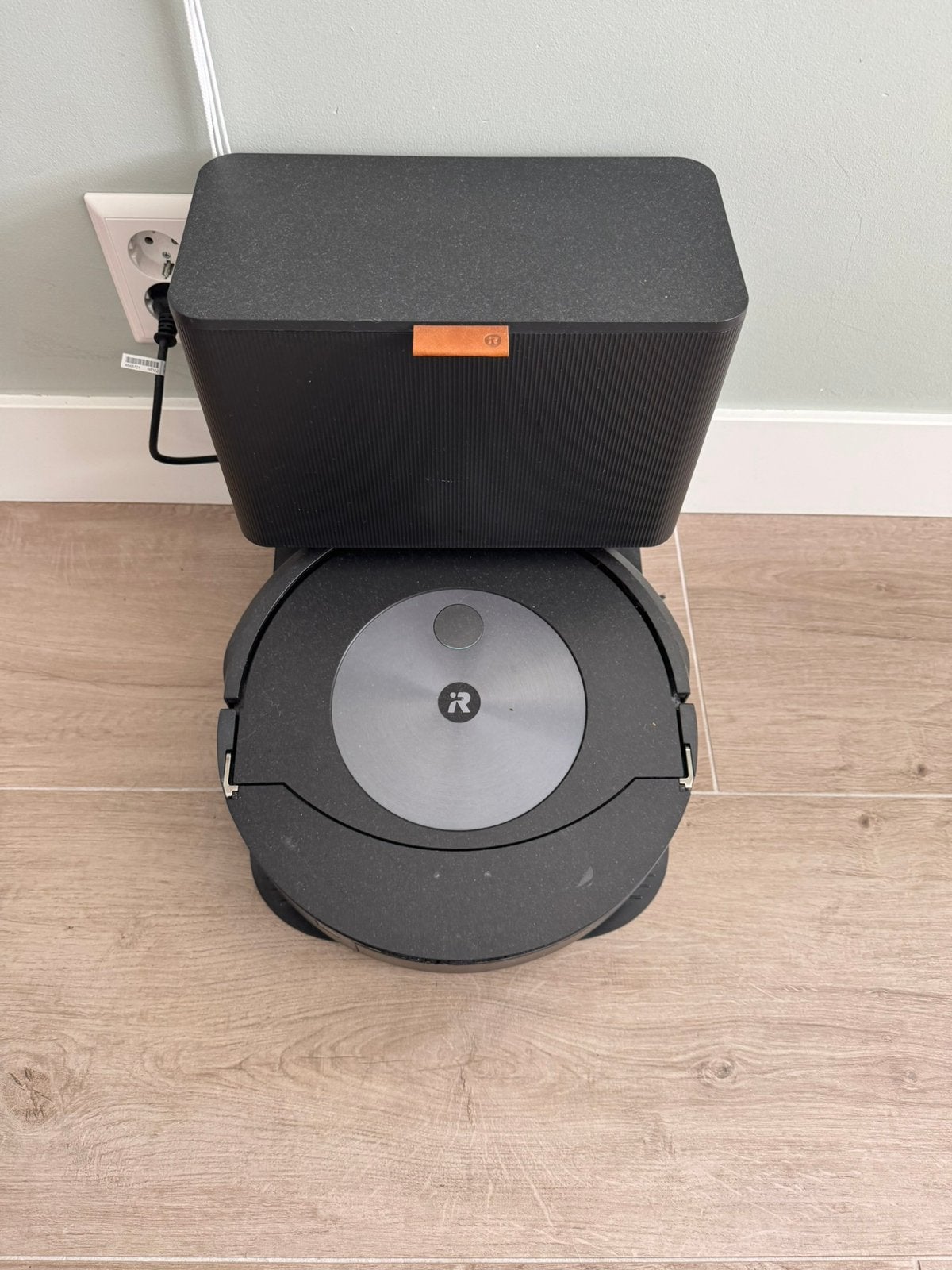 iRobot Roomba J7+ | Robotzuiger | Dweilrobot met laadstation, Witgoed en Apparatuur, Ophalen of Verzenden, Zo goed als nieuw, Robotstofzuiger