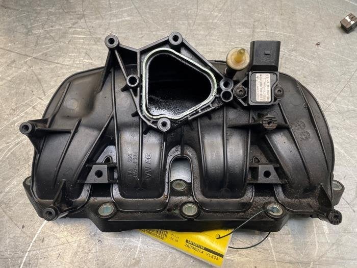 Inlaatspruitstuk van een Volkswagen Jetta, Gebruikt, -, Volkswagen, -