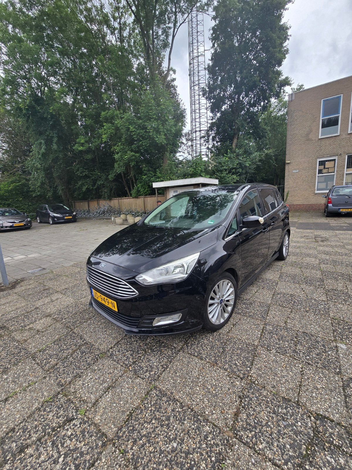 Ford Grand C-Max 2.0 Tdci 125pk 2016 Zwart, Auto's, 745 kg, 125 pk, Zwart, Origineel Nederlands