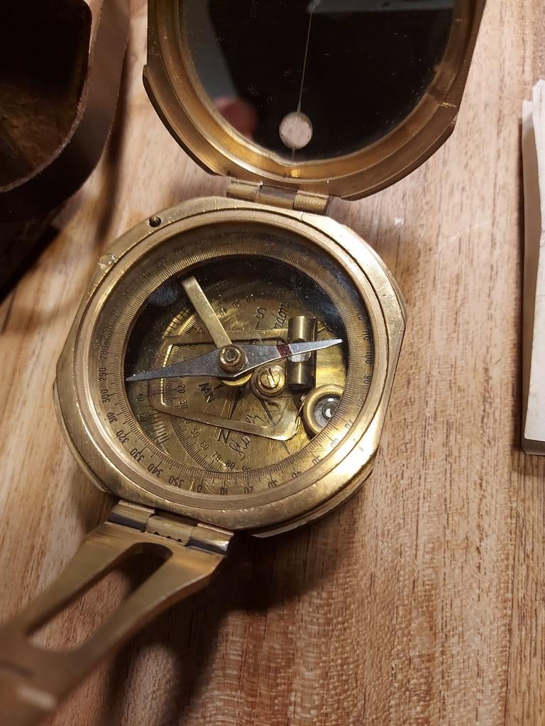 Vintage Brunton Kompas - Messing met Leren Etui, Antiek en Kunst, Antiek | Gereedschap en Instrumenten, Ophalen