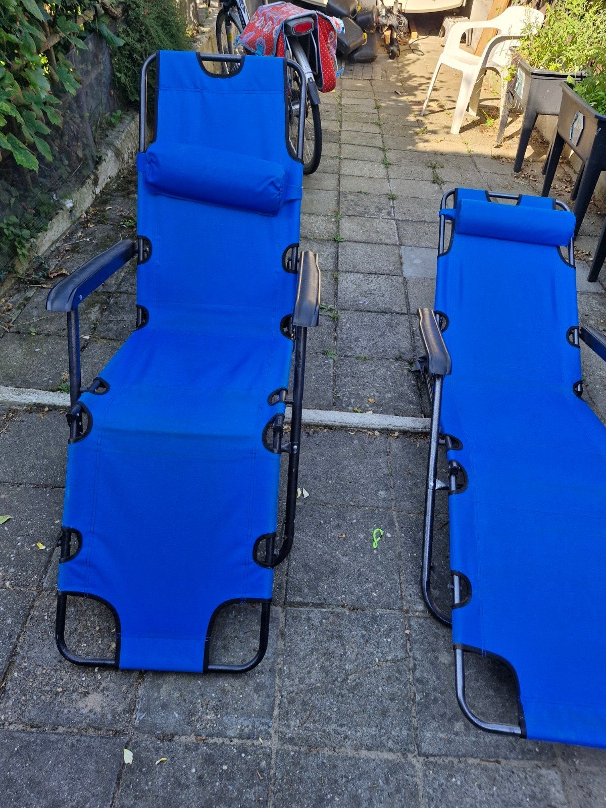 2x Blauwe verstelbare zit/ligstoelen met kussen, Ophalen of Verzenden, Gebruikt, Metaal, Verstelbaar