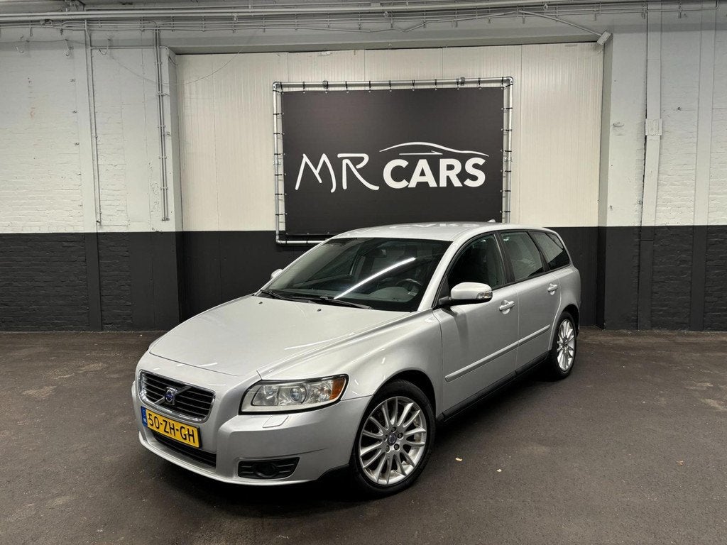 Volvo V50 2.4 Edition II automaat/leder, Auto's, Volvo, 1373 kg, Zwart, 700 kg, 2435 cc