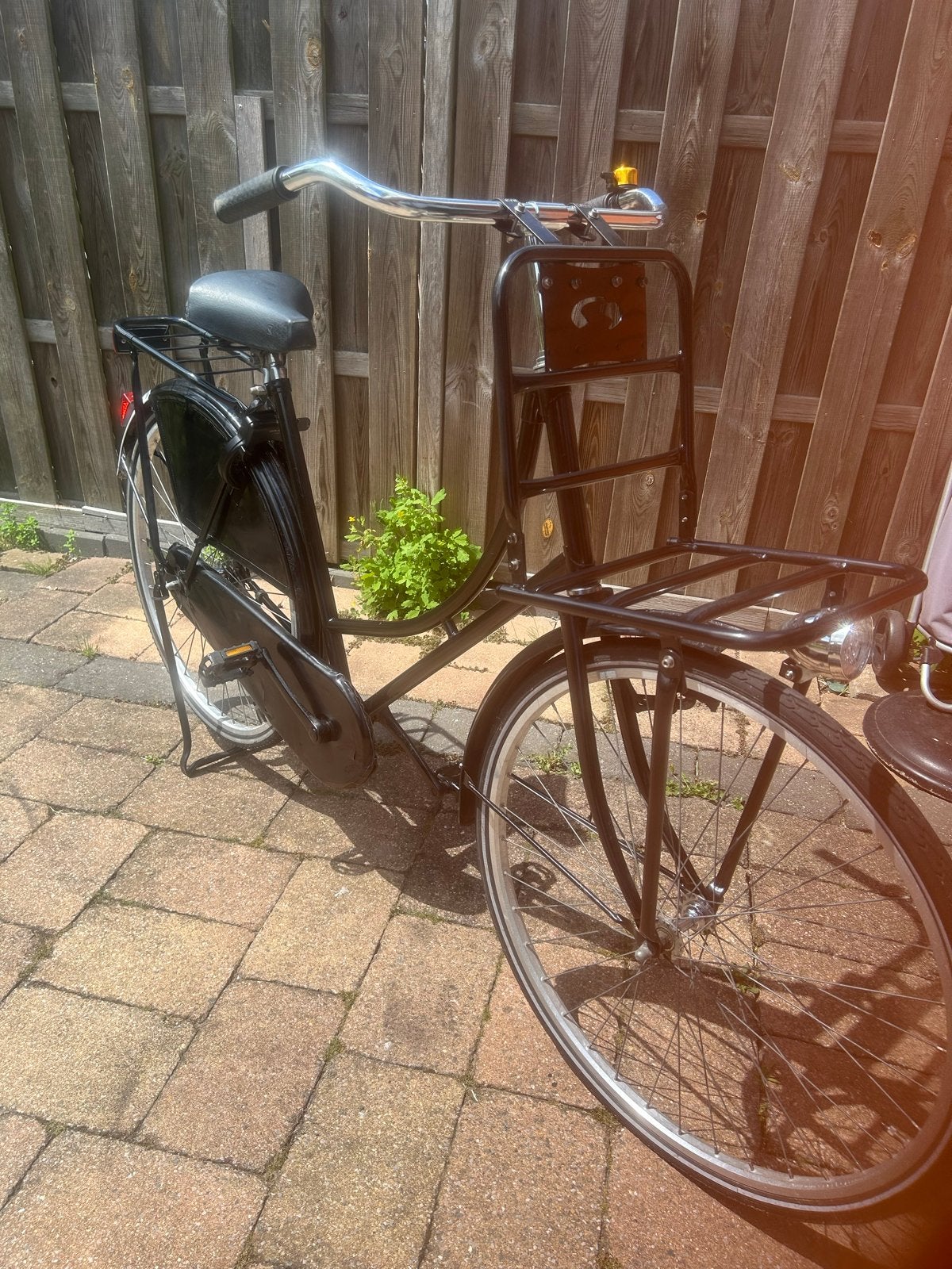 Mooie 28 inch omafiets met voordrager, 53 tot 56 cm, Ophalen of Verzenden, Gebruikt, Terugtraprem