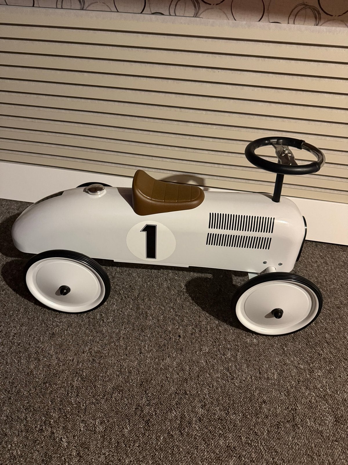 Witte loopauto met nummer 1 - Retro design, Ophalen of Verzenden, Nieuw