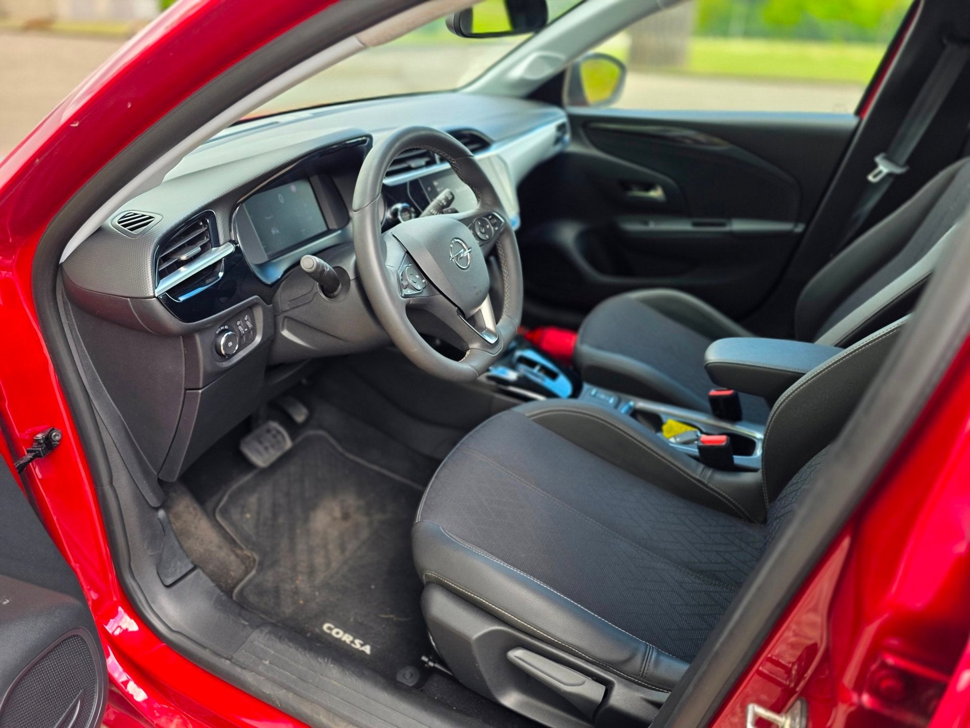 Opel CORSA 1.2 Edition 5-deurs AUTOMAAT/airco/CRUISE, 101 pk, Gebruikt, 19 km/l, 3 cilinders