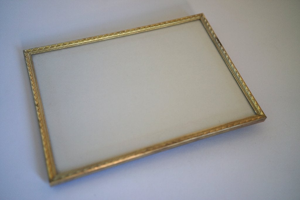 Vintage fotolijst goudkleurig van Jyden plat mat glas., Audio, Tv en Foto, Fotografie | Fotolijsten, Gebruikt, Metaal, Overige kleuren