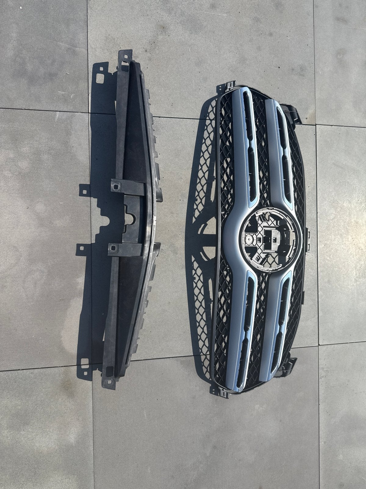 Mercedes-Benz Grille GLE350e W167, Auto-onderdelen, Gebruikt, Voor, Mercedes-Benz, Ophalen of Verzenden
