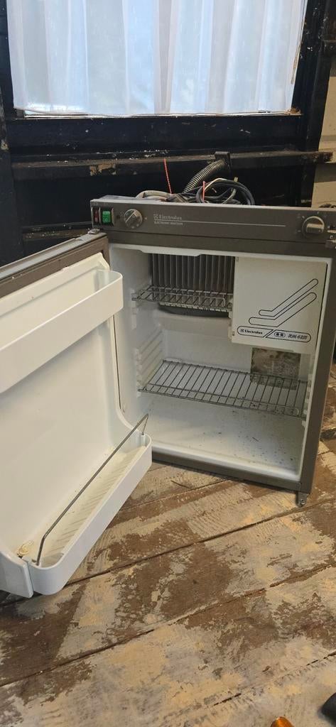 Electrolux RM4211 RM-4211 op gas 12v 220v, Caravans en Kamperen, Ophalen, Elektrisch