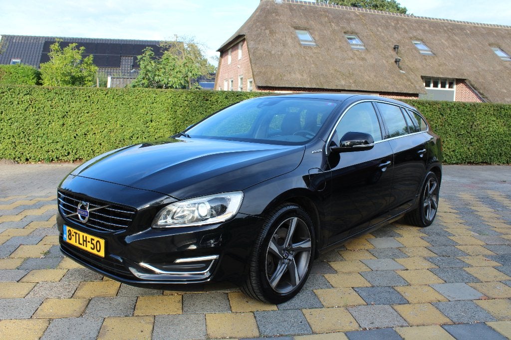 Volvo V60 D6 215pk Plug-in Hybrid VERKOCHT VERKOCHT  !!!!!, Auto's, 1800 kg, Zwart, Zwart, 212 €/maand