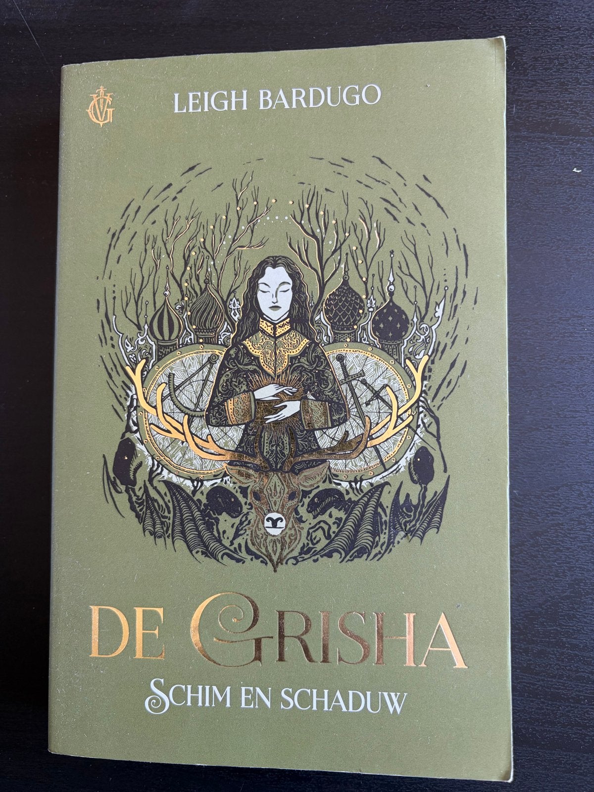 De Grisha: Schim en Schaduw - Leigh Bardugo, Boeken, Fantasy, Ophalen of Verzenden, Nieuw