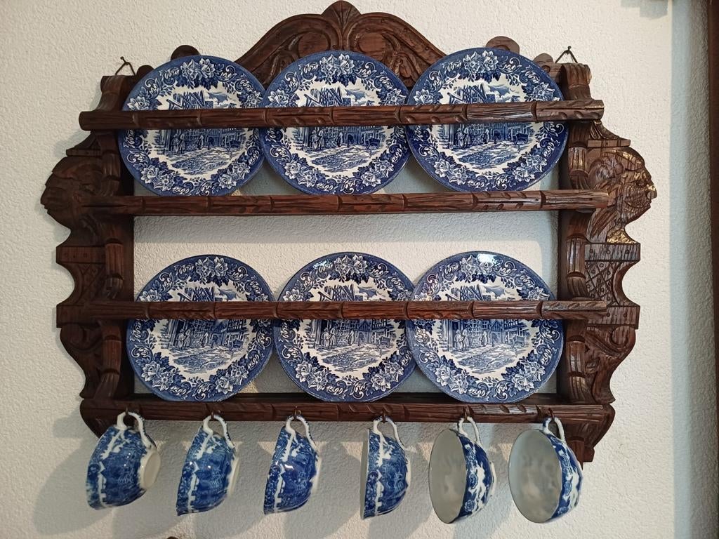 Servies met antiek houten rek decoratie, Ophalen