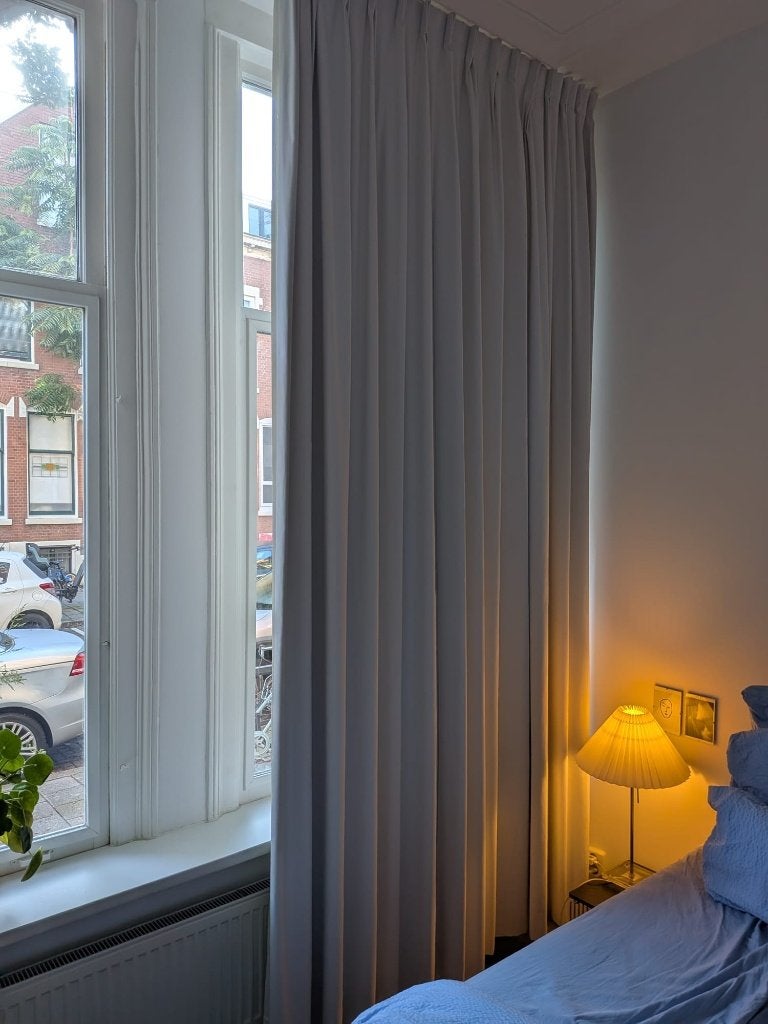 Foto 18 van Set Maatwerk Gordijnen – 3m Hoog (Verduisterend + Vitrage)