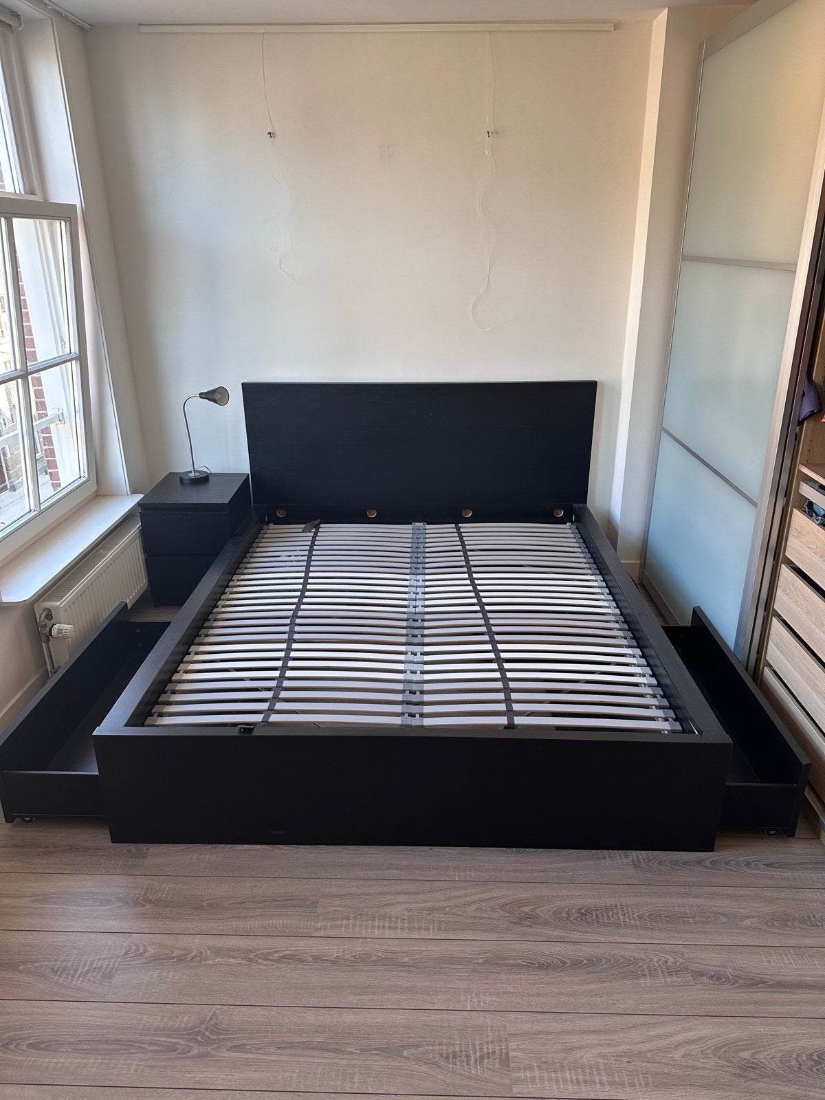 IKEA MALM Bed 160x200 + MALM nachtkastje, Huis en Inrichting, Slaapkamer | Bedden, Ophalen, Gebruikt, Zwart, Tweepersoons