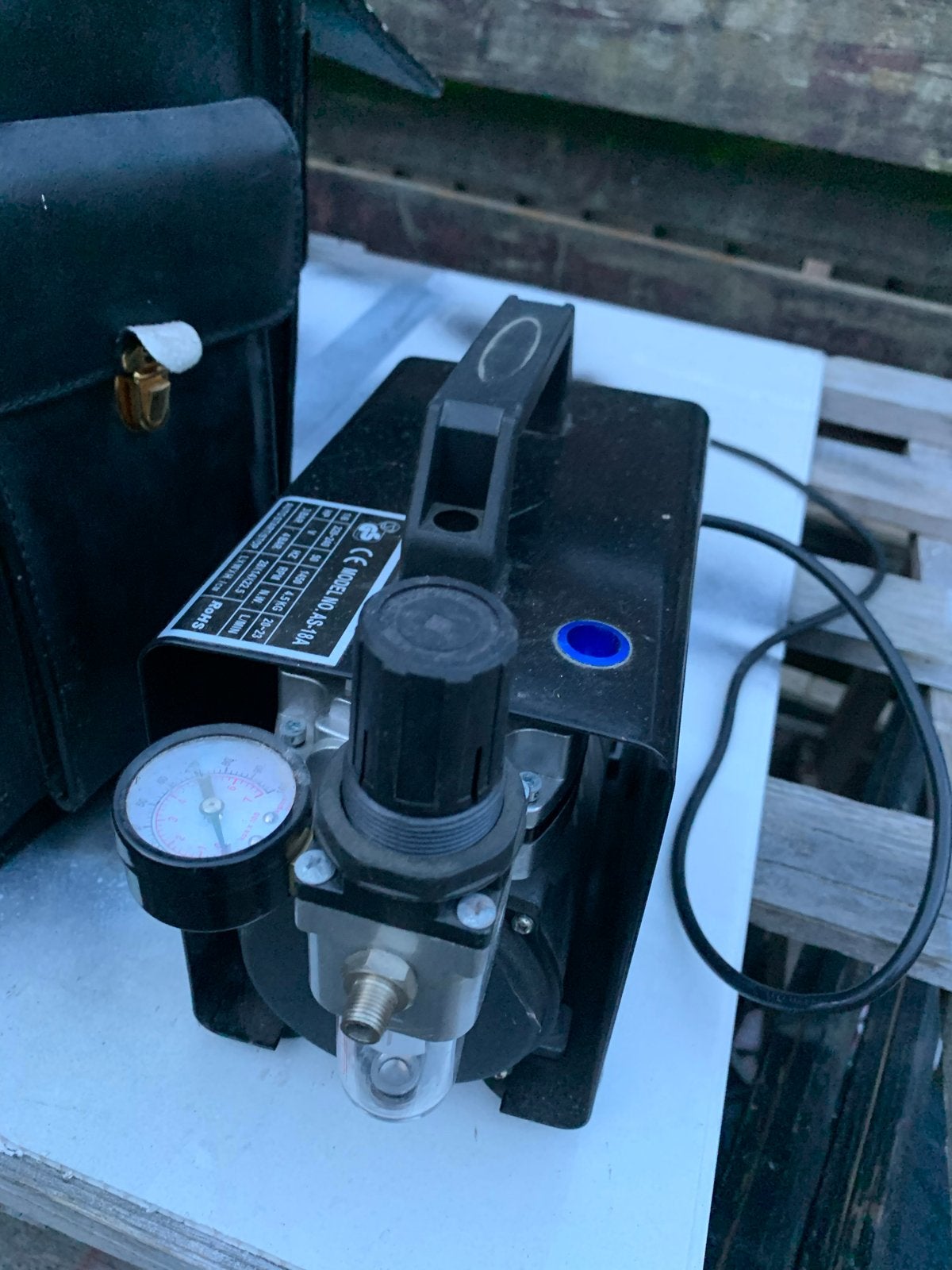 Airbrush set met compressor, pistool en accessoires, Hobby en Vrije tijd, Ophalen of Verzenden, Gebruikt, Airbrush en Toebehoren
