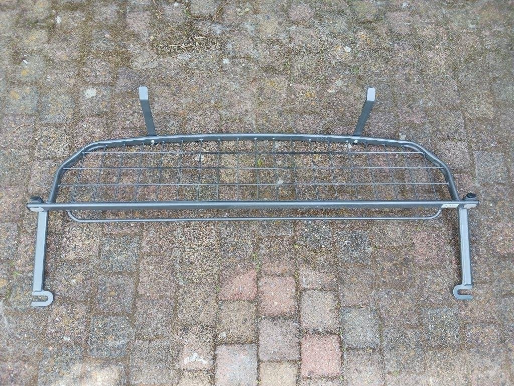 Hondenrek Travall TDG 1572 AU voor Seat Arona, Ophalen, Zo goed als nieuw