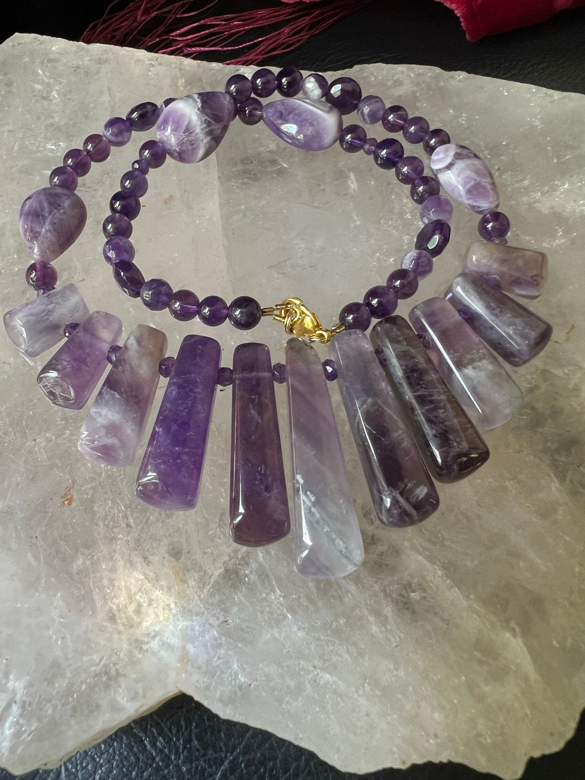 Amethist chevron geluk beschermt meditatie magie harmonie, Sieraden, Tassen en Uiterlijk, Kettingen, Paars, Nieuw, Ophalen of Verzenden