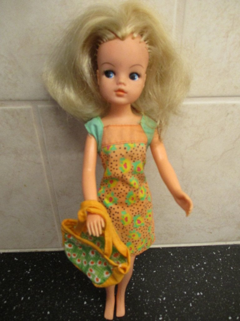 VINTAGE SINDY HONG KONG MET JURKJE+TASJE, Verzenden, Gebruikt, Fashion Doll