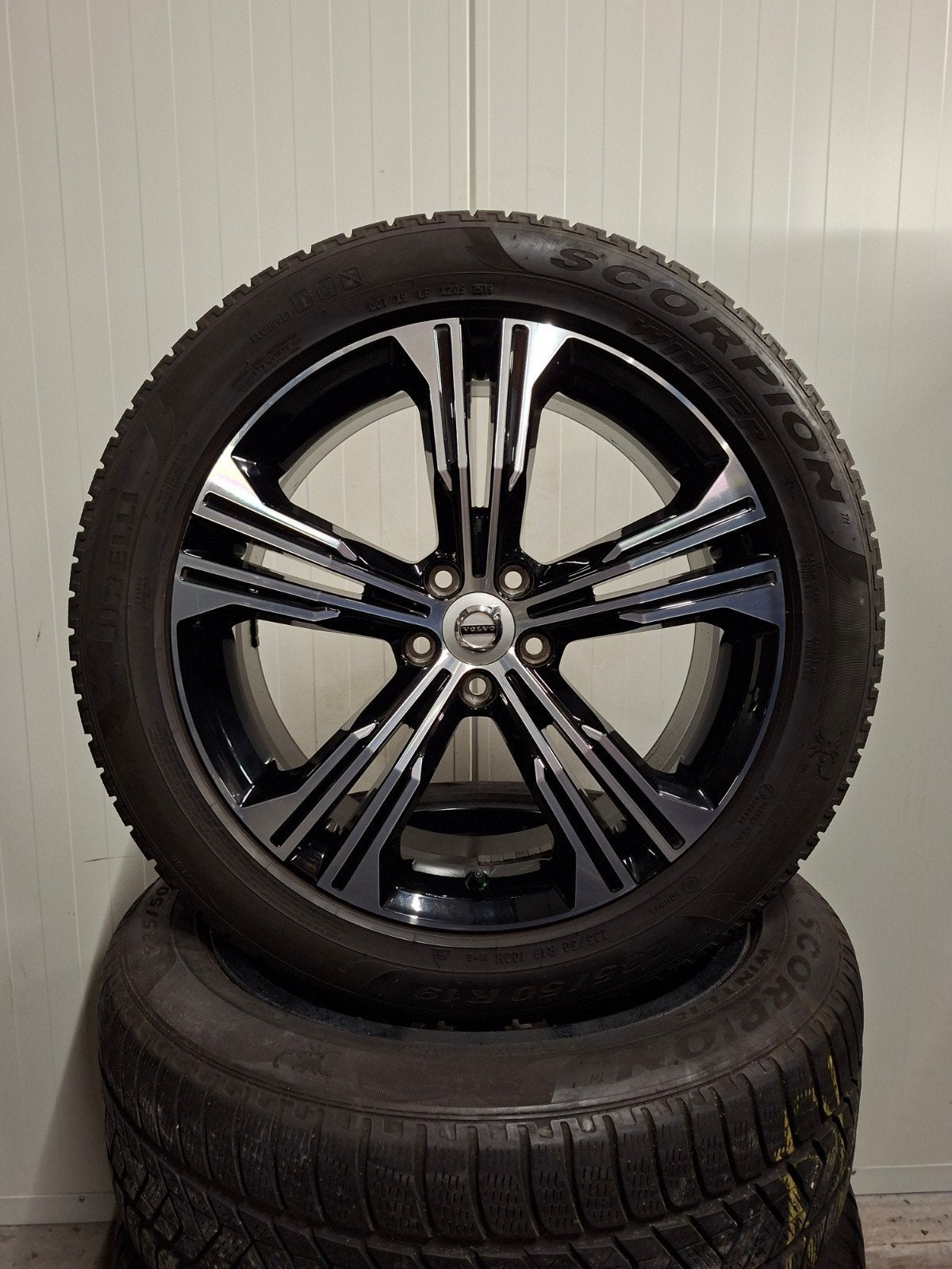 19' Volvo XC40 XC 40 Diamond Cut met winterbanden Origineel