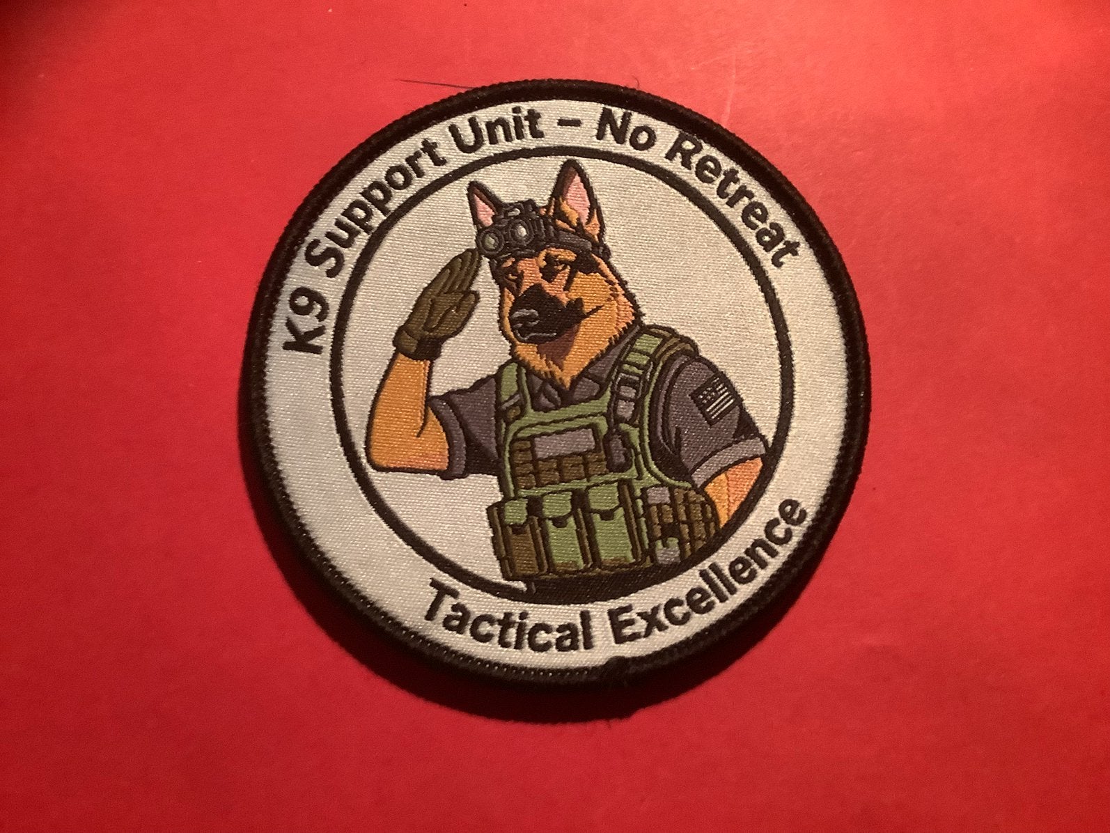 Badge van de K 9 met velcro, Ophalen of Verzenden, Landmacht, Nederland, Embleem of Badge