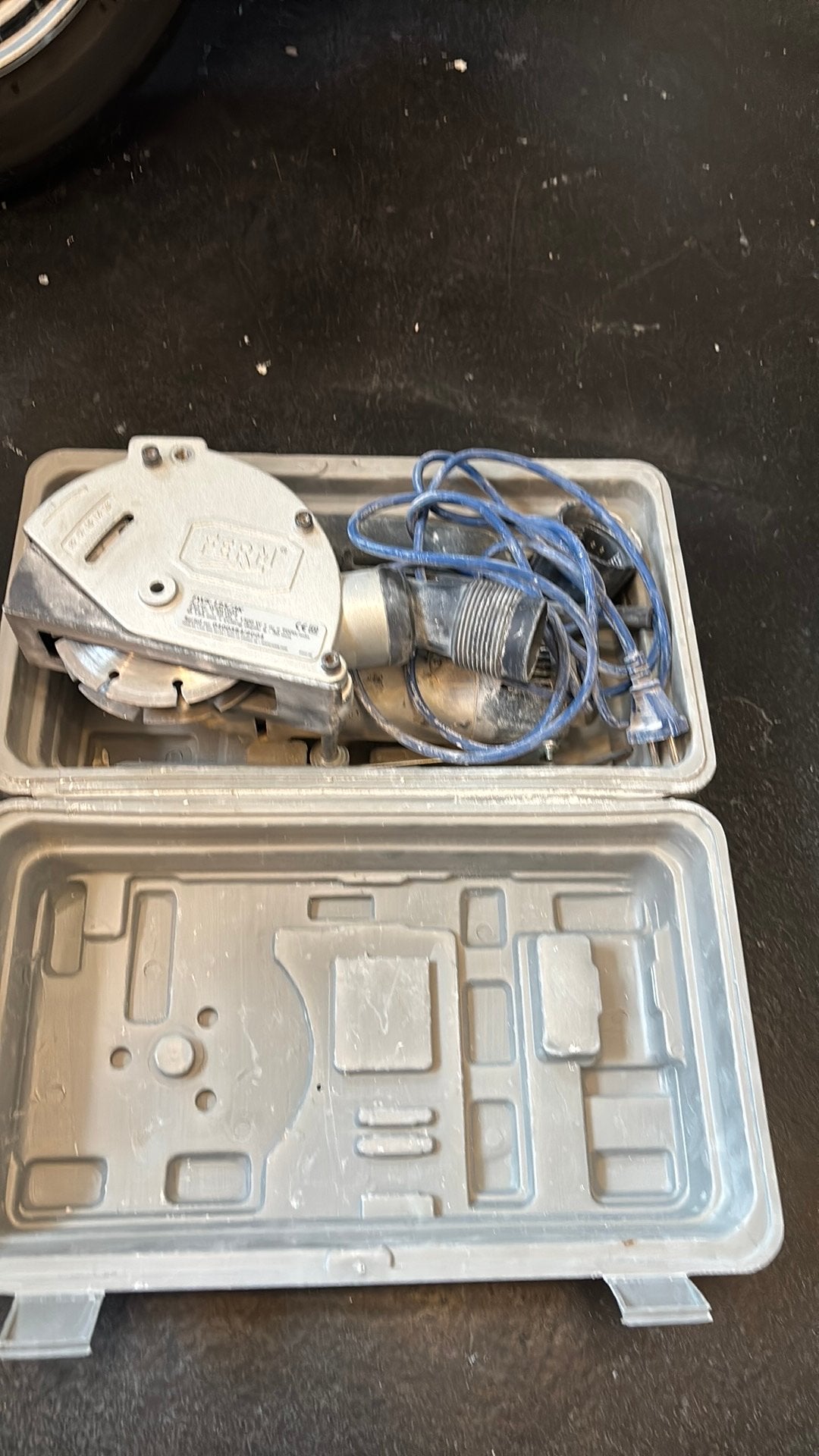 Sleuvenfrees Ferm, Doe-het-zelf en Verbouw, Gereedschap | Freesmachines, Ophalen, Gebruikt, Elektrisch, Sleuvenfrees