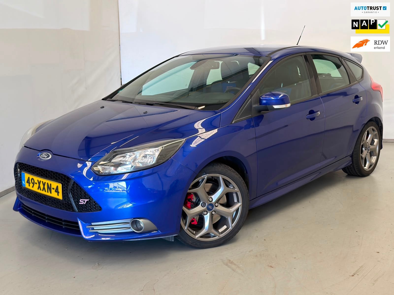 Ford Focus 2.0 EcoBoost ST-2 / Recaro / Remus / Cruise, Euro 5, Gebruikt, 4 cilinders, Blauw