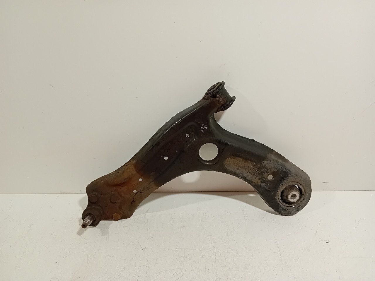 Draagarm links voor Seat Ibiza, Onderdelen@venauto.nl, Van der Ven Autorecycling B.V., Gebruikt, Ettenseweg 76, 4706 PB Roosendaal, The Netherlands