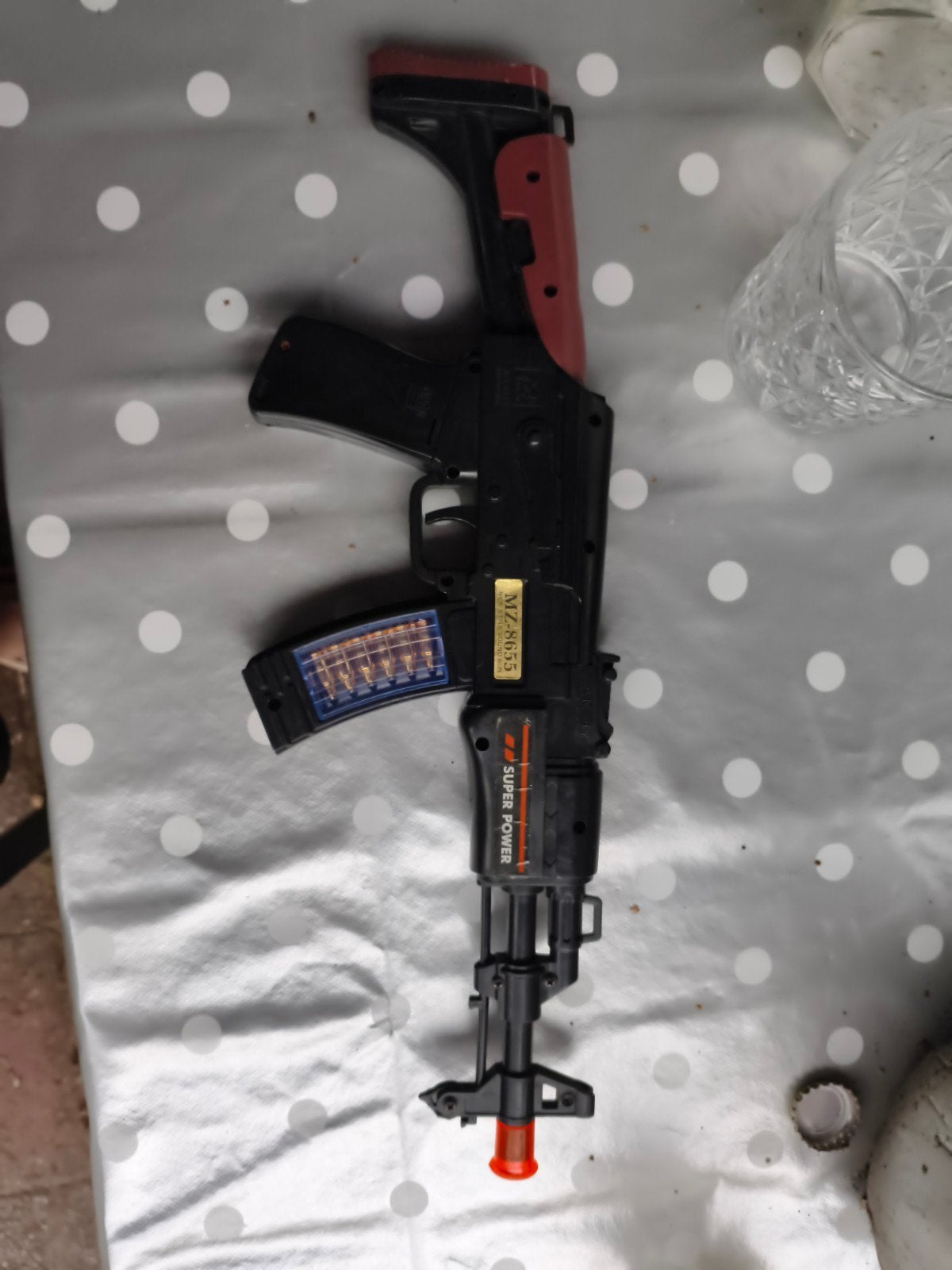 Speelgoedgeweer AK-47 model met magazijn, Ophalen, Gebruikt, Jongen of Meisje