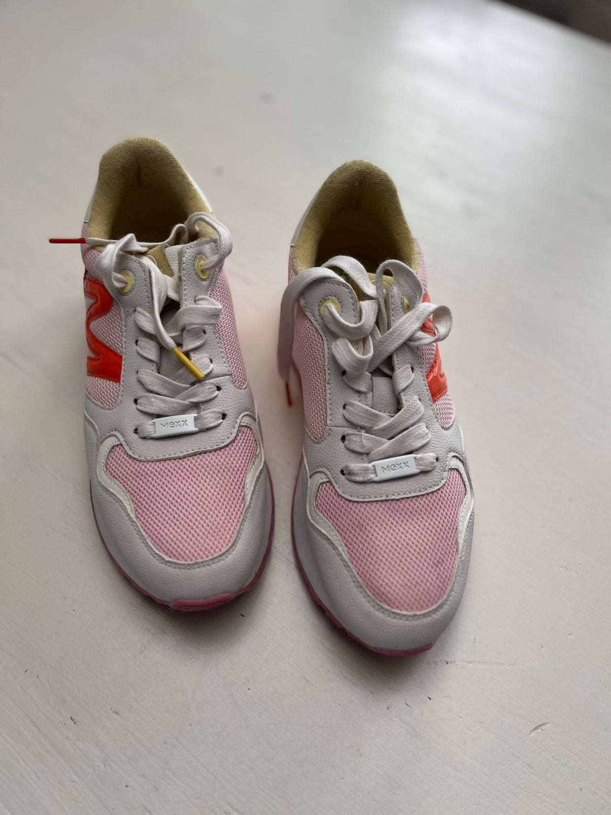 Mexx gympen, Wit, Ophalen of Verzenden, Sneakers of Gympen, Gedragen