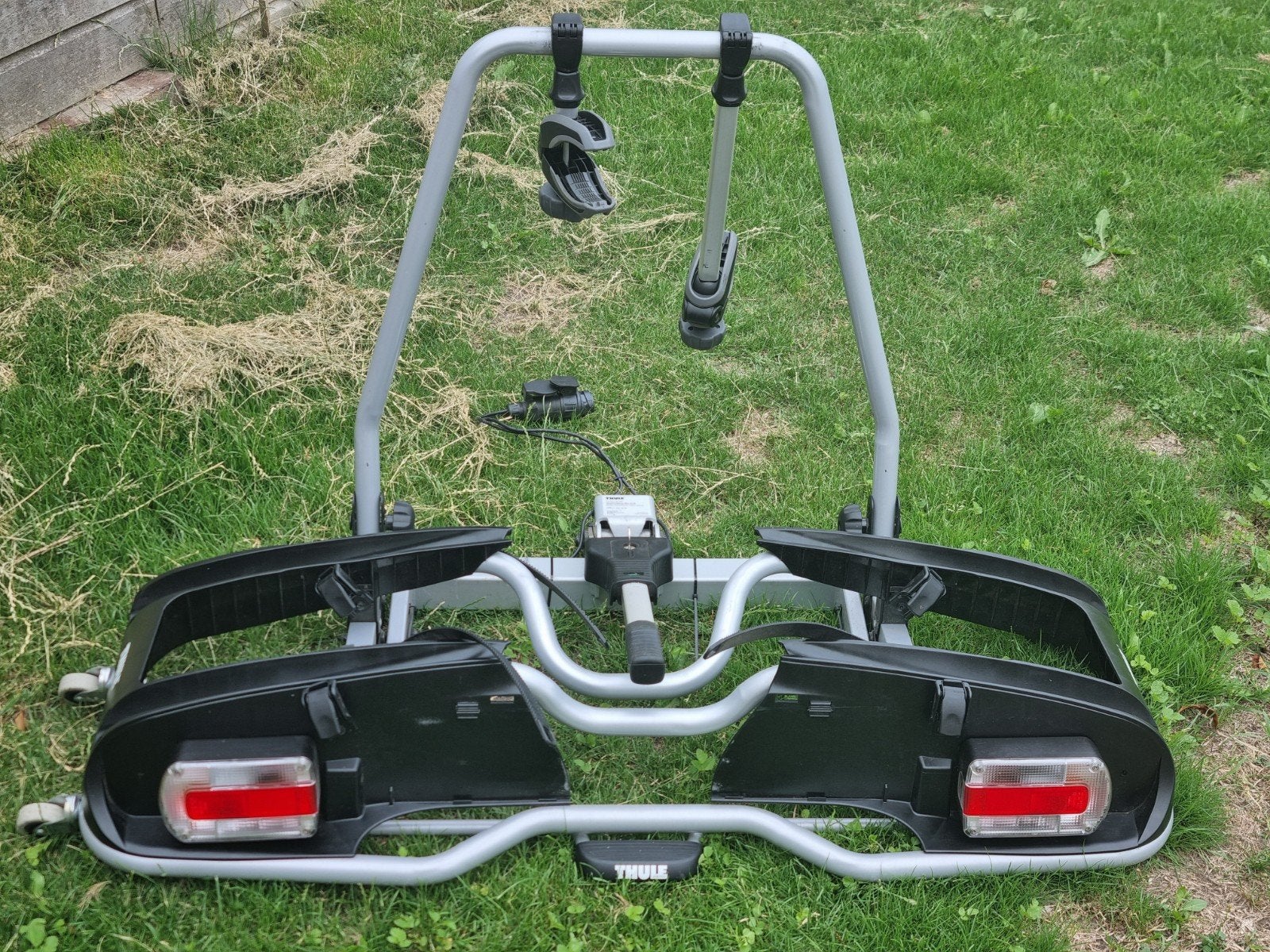 Fietsendrager Thule EP 916 Voor 2 E-bike's Kantelbaar ZGAN, Ophalen, Zo goed als nieuw, 2 fietsen, Trekhaakdrager