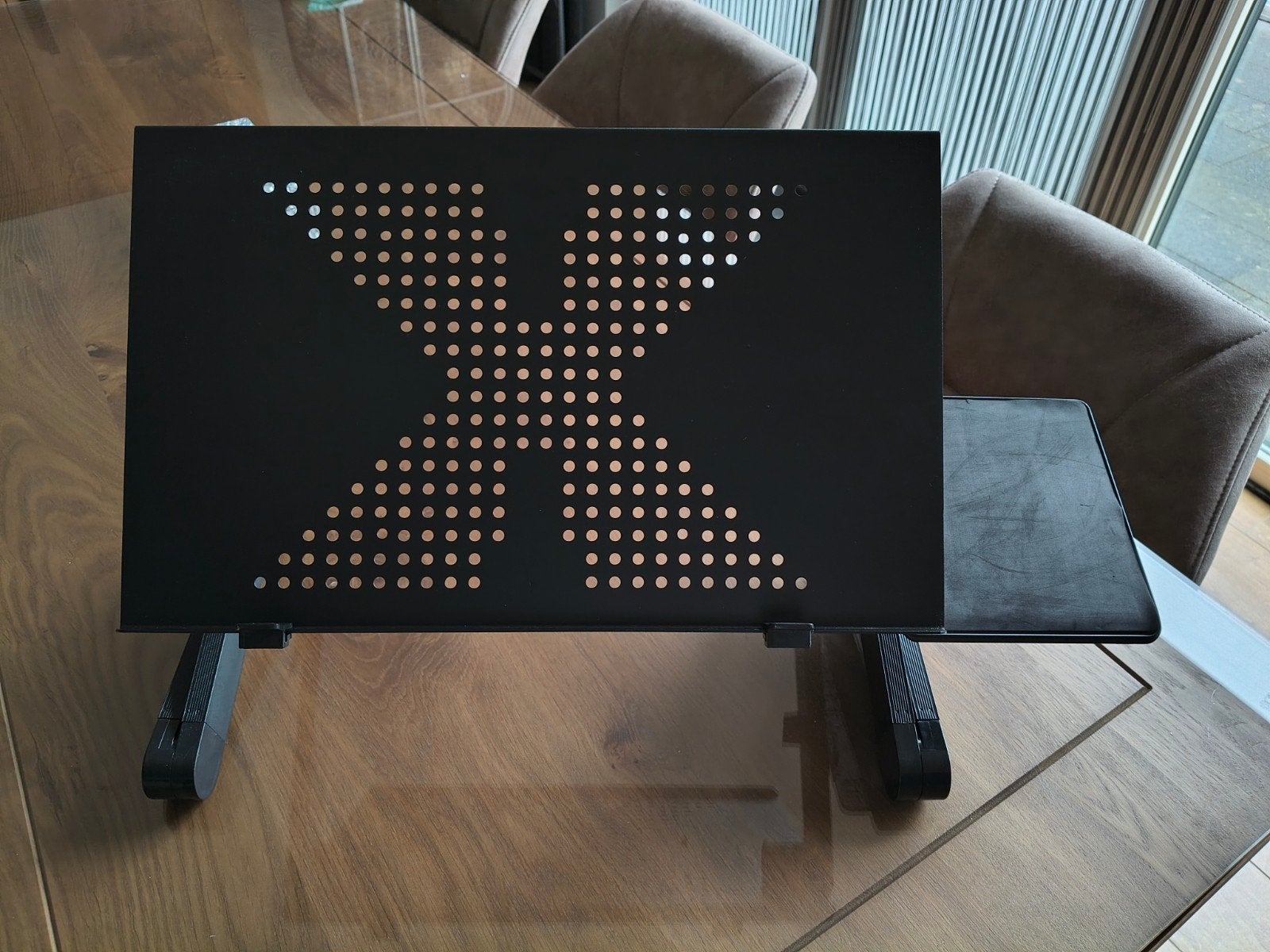 Verstelbare laptopstand met muisplateau, Computers en Software, Laptoptafels, Ophalen of Verzenden, Zo goed als nieuw