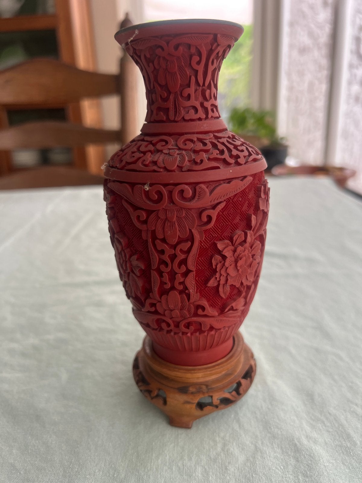 Chinees lakwerk vaasje met houten console, 18 cm hoog, Ophalen of Verzenden