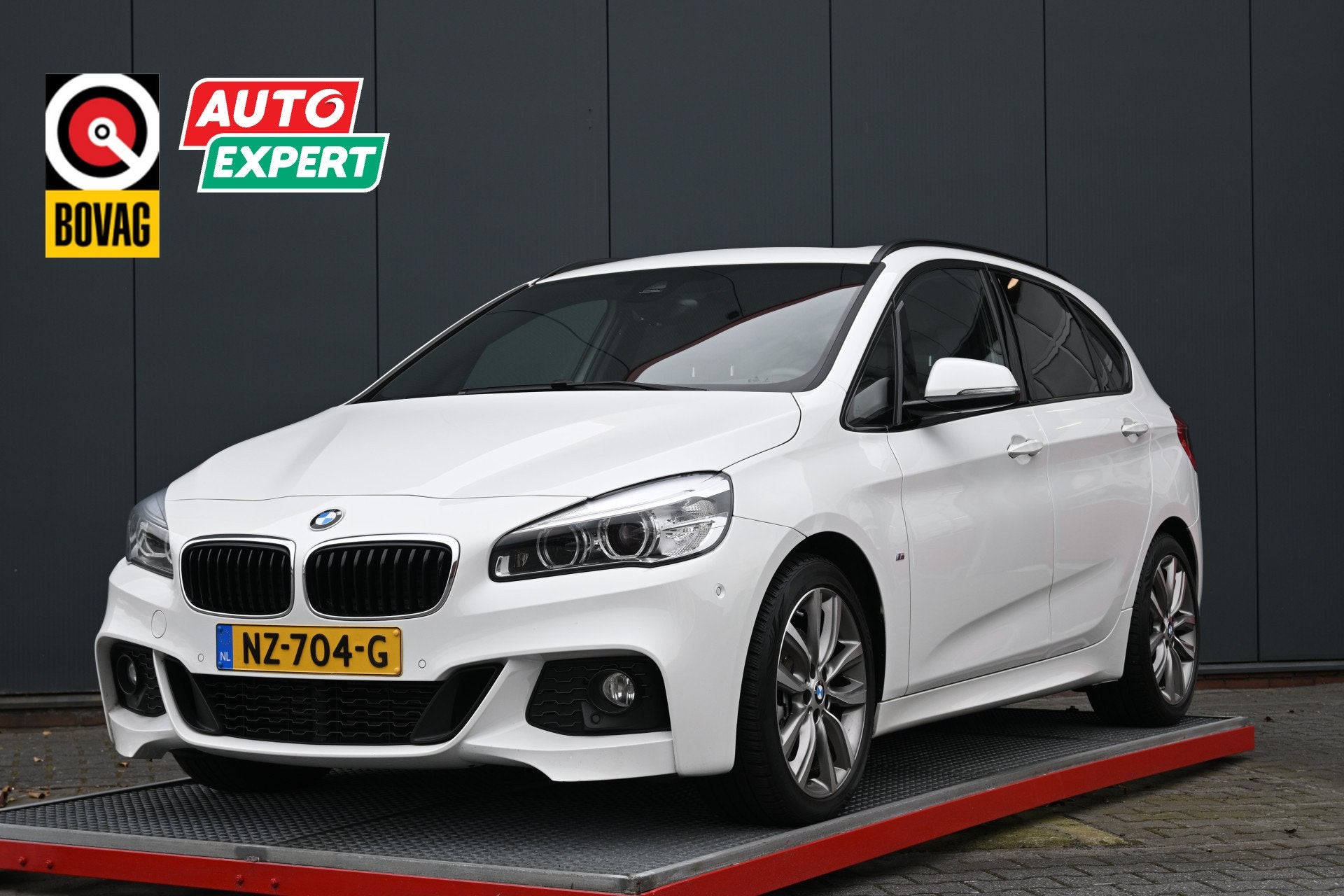 BMW 2 Serie Active Tourer 220i Centennial High Executive tre, Auto's, 730 kg, Gebruikt, Wit, 1405 kg