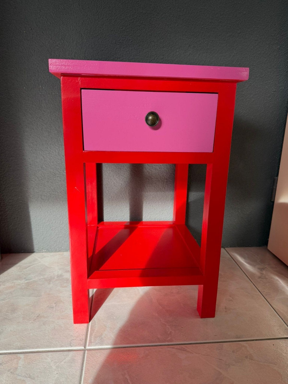 Klein tafeltje met laatje gespoten, Ophalen, Gebruikt, Minder dan 45 cm, Minder dan 55 cm