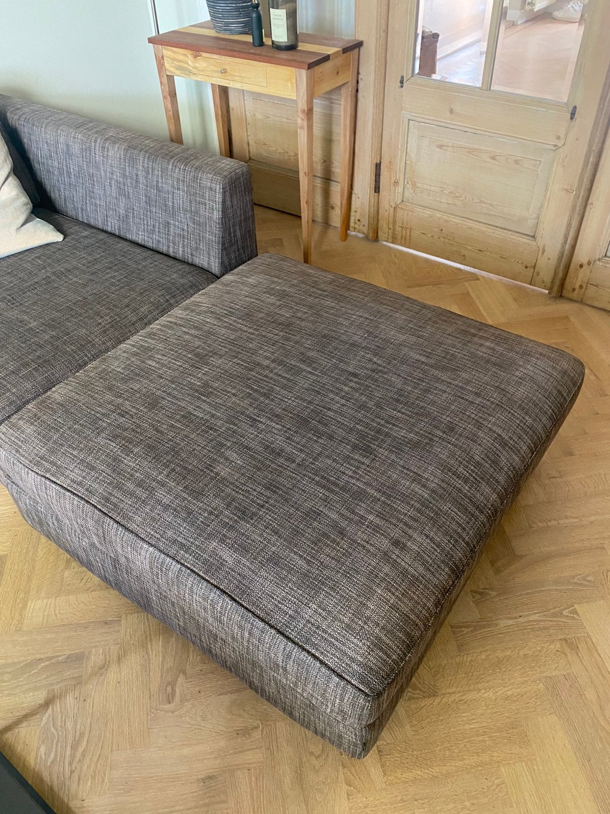 Minotti hocker/poef, Huis en Inrichting, Banken | Voetenbanken en Poefen, Ophalen, Gebruikt, Vierkant, 75 tot 100 cm